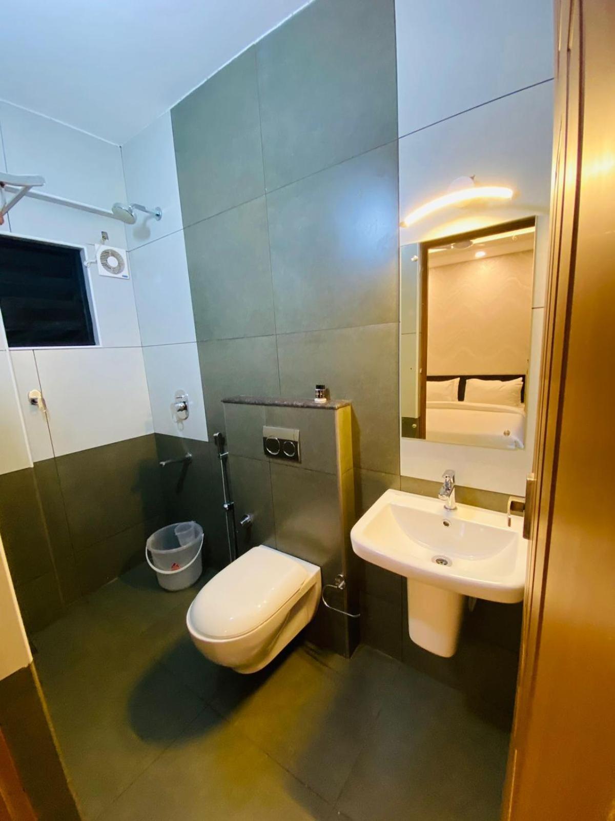 Hotel Nujoom Rooms & Apartments Kochi Exterior foto