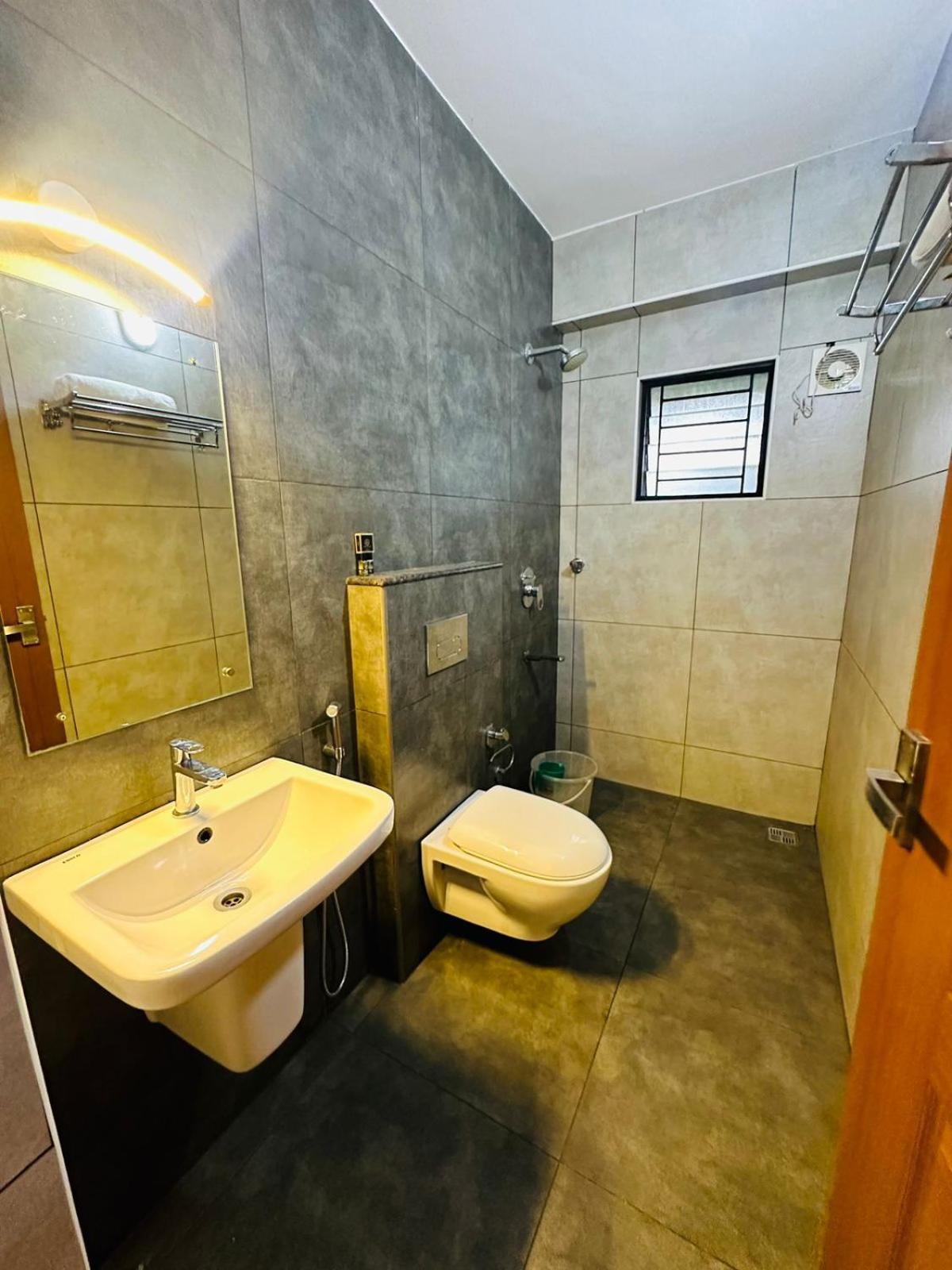 Hotel Nujoom Rooms & Apartments Kochi Exterior foto