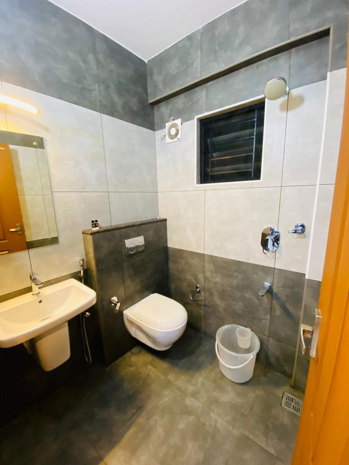 Hotel Nujoom Rooms & Apartments Kochi Exterior foto